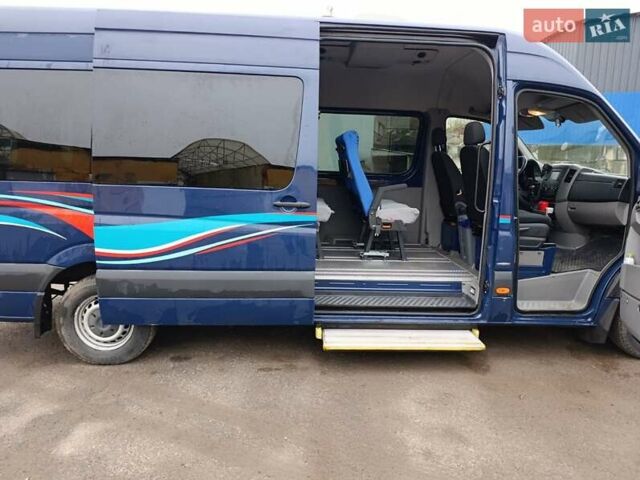 Синий Мерседес Sprinter, объемом двигателя 2.14 л и пробегом 239 тыс. км за 35000 $, фото 2 на Automoto.ua