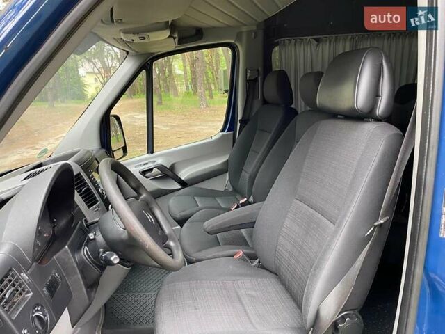 Синий Мерседес Sprinter, объемом двигателя 3 л и пробегом 304 тыс. км за 34313 $, фото 16 на Automoto.ua