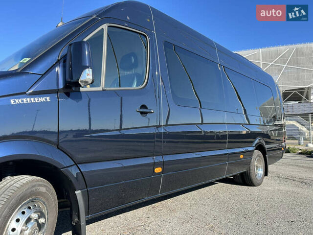 Синий Мерседес Sprinter, объемом двигателя 2.99 л и пробегом 41 тыс. км за 90000 $, фото 2 на Automoto.ua