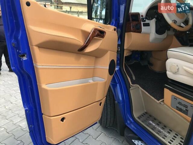 Синий Мерседес Sprinter, объемом двигателя 2.1 л и пробегом 290 тыс. км за 74272 $, фото 5 на Automoto.ua