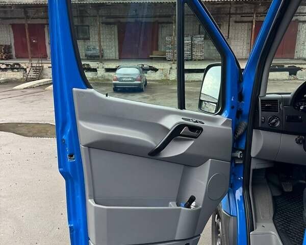 Синий Мерседес Sprinter, объемом двигателя 2.14 л и пробегом 404 тыс. км за 22995 $, фото 17 на Automoto.ua