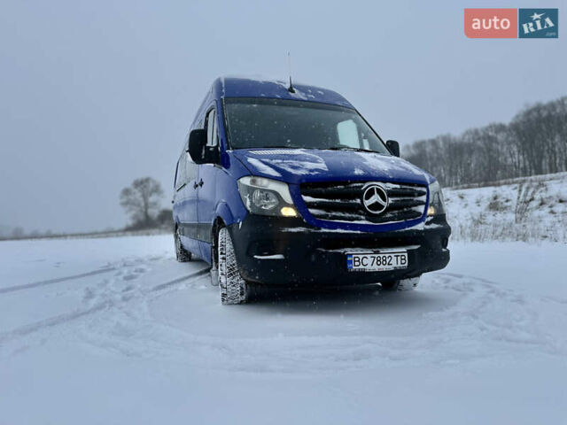 Синий Мерседес Sprinter, объемом двигателя 2.14 л и пробегом 465 тыс. км за 23900 $, фото 3 на Automoto.ua