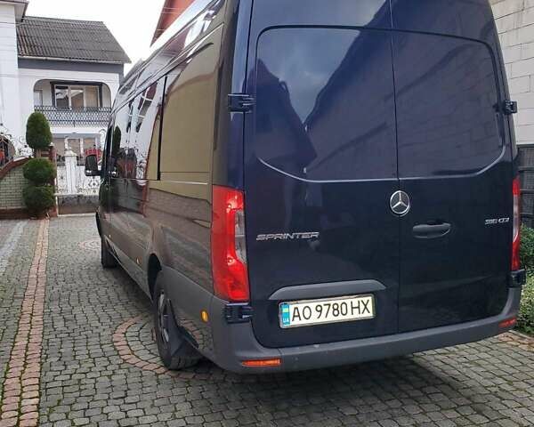 Синий Мерседес Sprinter, объемом двигателя 2.2 л и пробегом 221 тыс. км за 35000 $, фото 3 на Automoto.ua