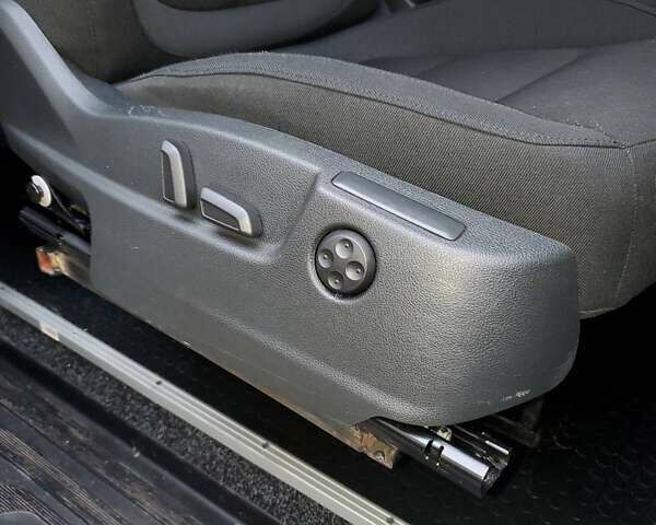 Синий Мерседес Sprinter, объемом двигателя 2.2 л и пробегом 221 тыс. км за 35000 $, фото 17 на Automoto.ua