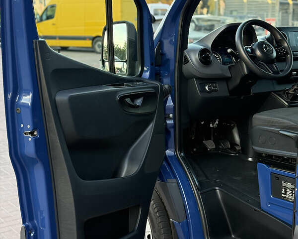 Синий Мерседес Sprinter, объемом двигателя 2.2 л и пробегом 271 тыс. км за 24900 $, фото 24 на Automoto.ua