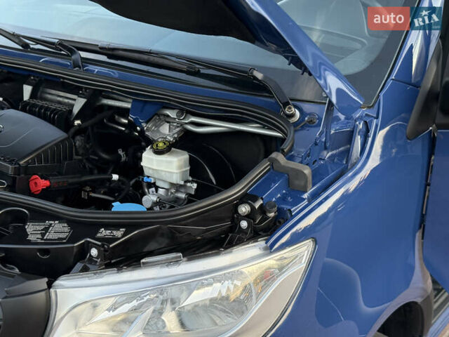 Синий Мерседес Sprinter, объемом двигателя 2.2 л и пробегом 271 тыс. км за 24900 $, фото 44 на Automoto.ua