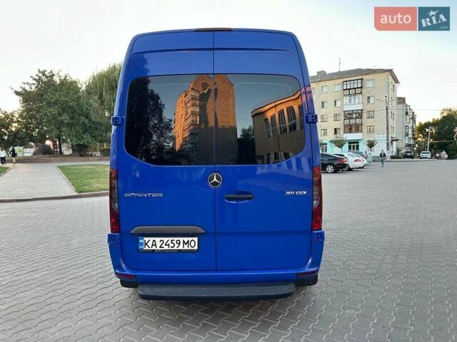 Синий Мерседес Sprinter, объемом двигателя 2.14 л и пробегом 176 тыс. км за 26600 $, фото 5 на Automoto.ua