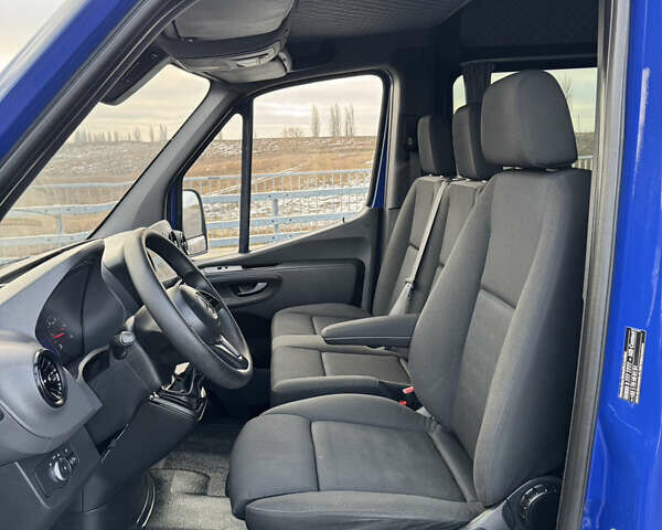 Синий Мерседес Sprinter, объемом двигателя 2.2 л и пробегом 206 тыс. км за 30600 $, фото 33 на Automoto.ua