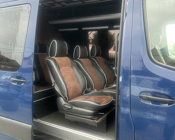 Синій Мерседес Sprinter, об'ємом двигуна 2.9 л та пробігом 420 тис. км за 54268 $, фото 4 на Automoto.ua