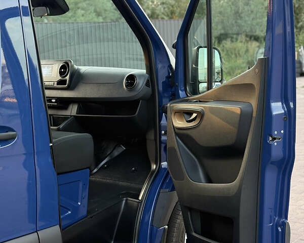 Синий Мерседес Sprinter, объемом двигателя 2.2 л и пробегом 271 тыс. км за 24900 $, фото 32 на Automoto.ua
