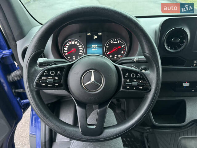 Синий Мерседес Sprinter, объемом двигателя 2.14 л и пробегом 260 тыс. км за 33500 $, фото 12 на Automoto.ua