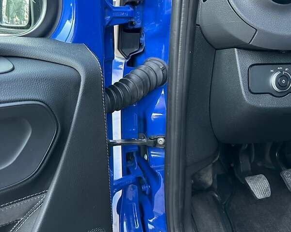 Синий Мерседес Sprinter, объемом двигателя 2.14 л и пробегом 176 тыс. км за 26600 $, фото 35 на Automoto.ua