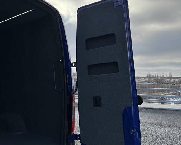Синий Мерседес Sprinter, объемом двигателя 2.2 л и пробегом 206 тыс. км за 30600 $, фото 47 на Automoto.ua
