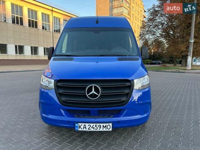 Синий Мерседес Sprinter, объемом двигателя 2.14 л и пробегом 176 тыс. км за 26600 $, фото 1 на Automoto.ua