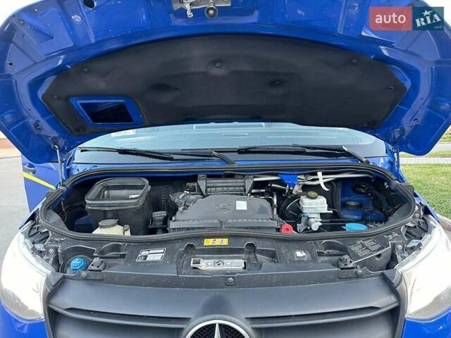 Синий Мерседес Sprinter, объемом двигателя 2.14 л и пробегом 176 тыс. км за 26600 $, фото 21 на Automoto.ua