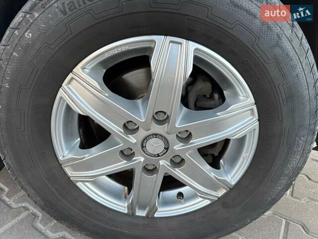 Синий Мерседес Sprinter, объемом двигателя 2.14 л и пробегом 176 тыс. км за 26600 $, фото 14 на Automoto.ua