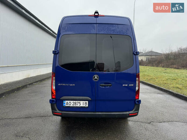 Синий Мерседес Sprinter, объемом двигателя 2.14 л и пробегом 260 тыс. км за 33500 $, фото 5 на Automoto.ua