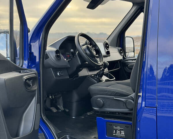 Синий Мерседес Sprinter, объемом двигателя 2.2 л и пробегом 206 тыс. км за 30600 $, фото 31 на Automoto.ua