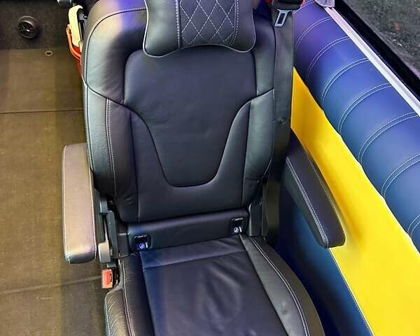 Синий Мерседес Sprinter, объемом двигателя 2.14 л и пробегом 176 тыс. км за 26600 $, фото 60 на Automoto.ua