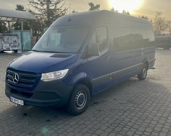 Синий Мерседес Sprinter, объемом двигателя 2.14 л и пробегом 232 тыс. км за 45000 $, фото 3 на Automoto.ua
