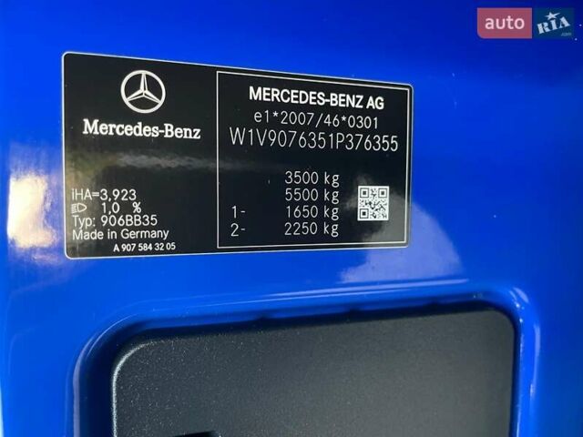 Синий Мерседес Sprinter, объемом двигателя 2.14 л и пробегом 257 тыс. км за 33300 $, фото 25 на Automoto.ua