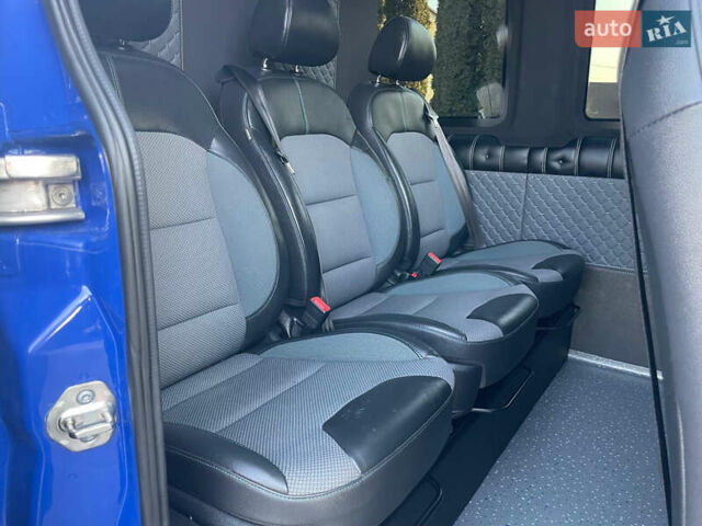 Синий Мерседес Sprinter, объемом двигателя 2.14 л и пробегом 257 тыс. км за 33300 $, фото 13 на Automoto.ua
