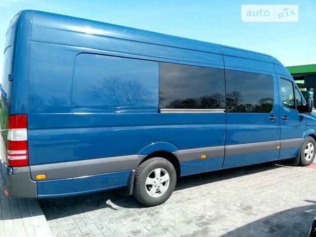 Синий Мерседес Sprinter, объемом двигателя 2.2 л и пробегом 397 тыс. км за 27000 $, фото 4 на Automoto.ua