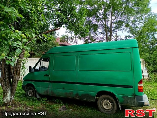 Зеленый Мерседес Sprinter, объемом двигателя 2.3 л и пробегом 650 тыс. км за 3000 $, фото 1 на Automoto.ua