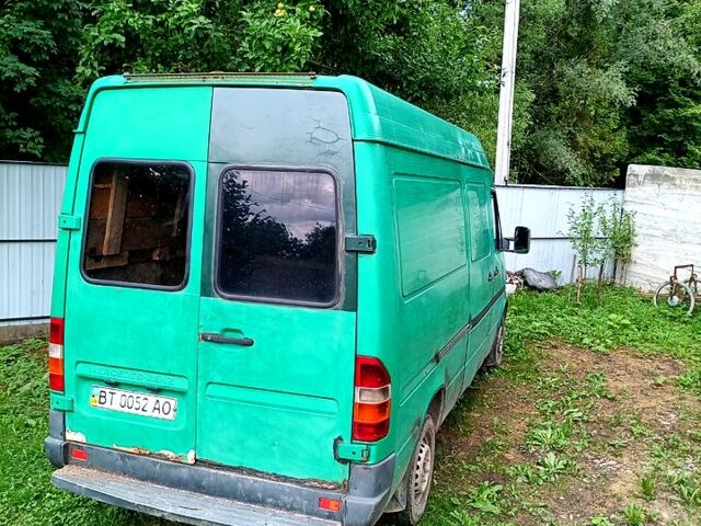 Зеленый Мерседес Sprinter, объемом двигателя 2.3 л и пробегом 650 тыс. км за 3000 $, фото 3 на Automoto.ua