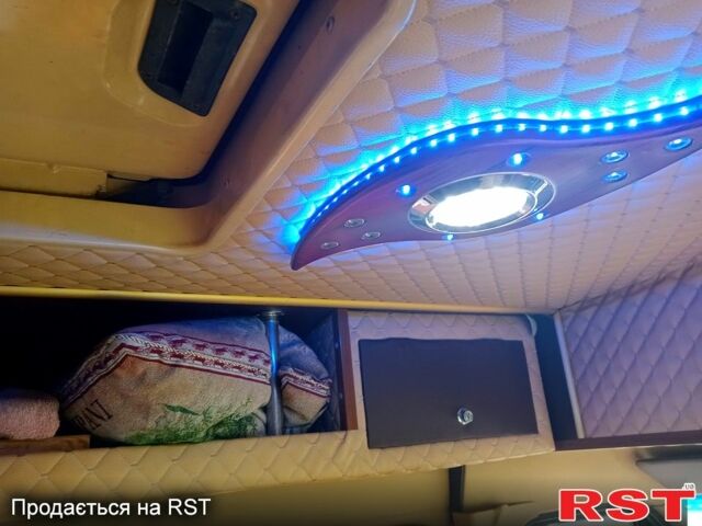 Зелений Мерседес Sprinter, об'ємом двигуна 2.9 л та пробігом 352 тис. км за 8300 $, фото 4 на Automoto.ua