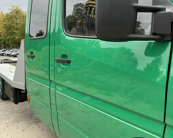 Зеленый Мерседес Sprinter, объемом двигателя 2.7 л и пробегом 708 тыс. км за 13000 $, фото 3 на Automoto.ua