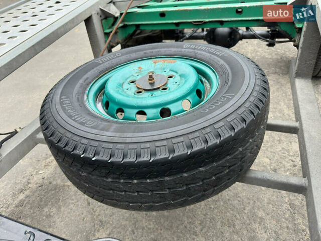 Зеленый Мерседес Sprinter, объемом двигателя 2.7 л и пробегом 708 тыс. км за 13000 $, фото 14 на Automoto.ua