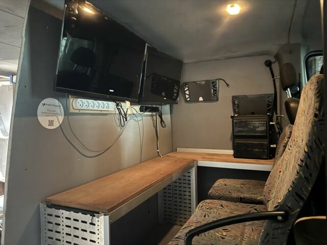 Зеленый Мерседес Sprinter, объемом двигателя 2.1 л и пробегом 311 тыс. км за 14694 $, фото 4 на Automoto.ua