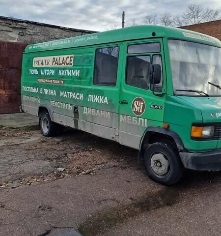 Зеленый Мерседес Sprinter, объемом двигателя 0 л и пробегом 520 тыс. км за 4000 $, фото 2 на Automoto.ua