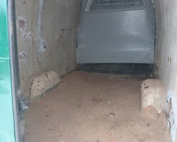 Зелений Мерседес Sprinter, об'ємом двигуна 0 л та пробігом 340 тис. км за 2950 $, фото 11 на Automoto.ua