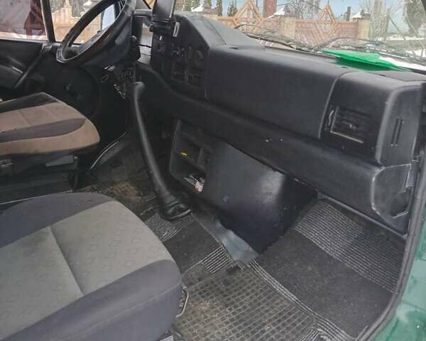 Зелений Мерседес Sprinter, об'ємом двигуна 0 л та пробігом 340 тис. км за 2950 $, фото 10 на Automoto.ua