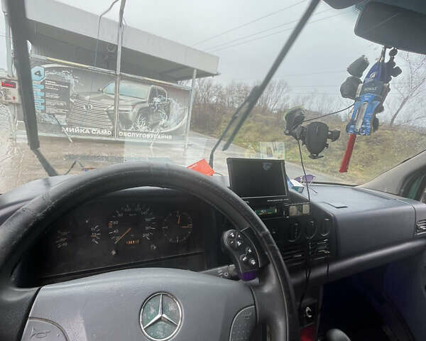 Зелений Мерседес Sprinter, об'ємом двигуна 0 л та пробігом 600 тис. км за 6200 $, фото 4 на Automoto.ua