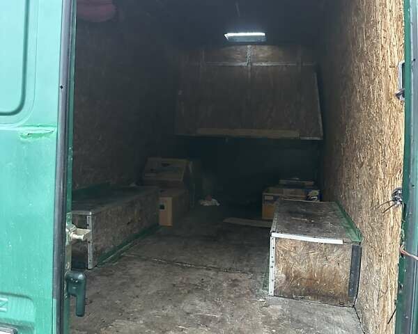 Зеленый Мерседес Sprinter, объемом двигателя 2.2 л и пробегом 600 тыс. км за 6000 $, фото 6 на Automoto.ua