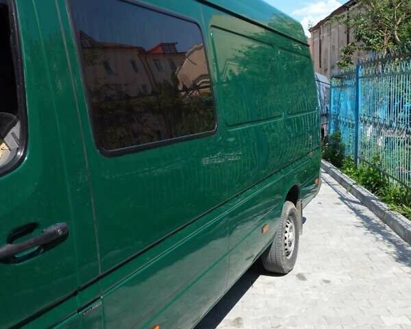 Зелений Мерседес Sprinter, об'ємом двигуна 2.15 л та пробігом 625 тис. км за 9400 $, фото 2 на Automoto.ua