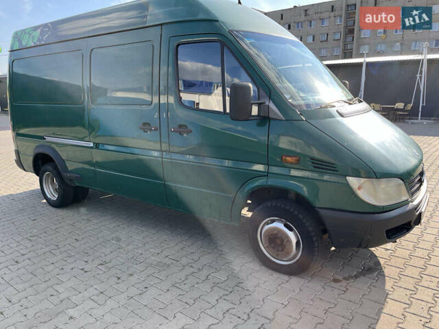 Зеленый Мерседес Sprinter, объемом двигателя 2.2 л и пробегом 309 тыс. км за 9655 $, фото 4 на Automoto.ua
