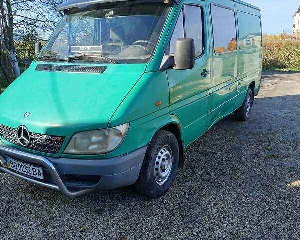 Зеленый Мерседес Sprinter, объемом двигателя 2.69 л и пробегом 359 тыс. км за 6000 $, фото 13 на Automoto.ua