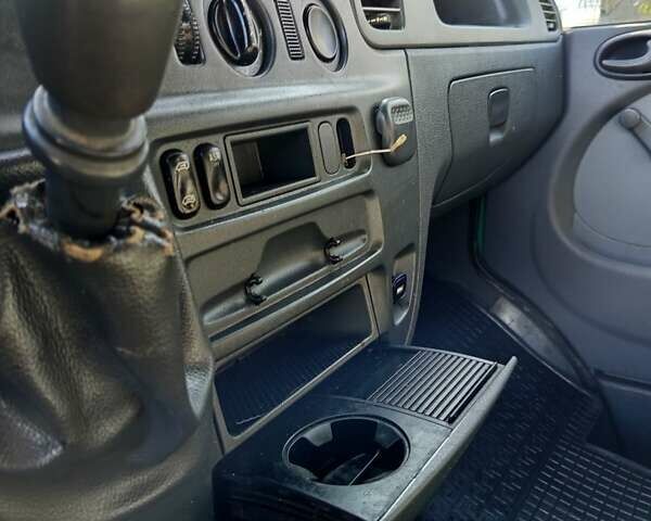 Зеленый Мерседес Sprinter, объемом двигателя 2.69 л и пробегом 359 тыс. км за 6000 $, фото 16 на Automoto.ua