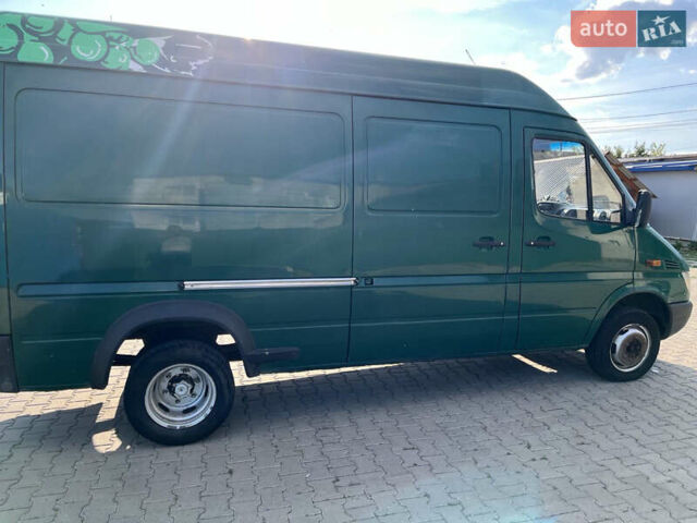 Зеленый Мерседес Sprinter, объемом двигателя 2.2 л и пробегом 309 тыс. км за 9655 $, фото 3 на Automoto.ua
