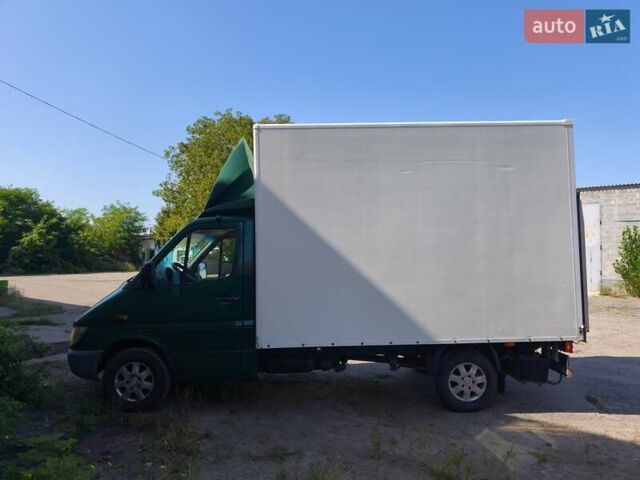Зеленый Мерседес Sprinter, объемом двигателя 2.69 л и пробегом 450 тыс. км за 9900 $, фото 1 на Automoto.ua