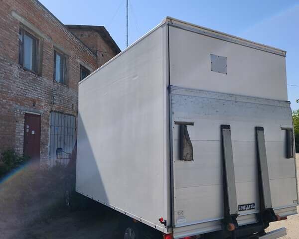 Зеленый Мерседес Sprinter, объемом двигателя 2.69 л и пробегом 450 тыс. км за 9900 $, фото 2 на Automoto.ua