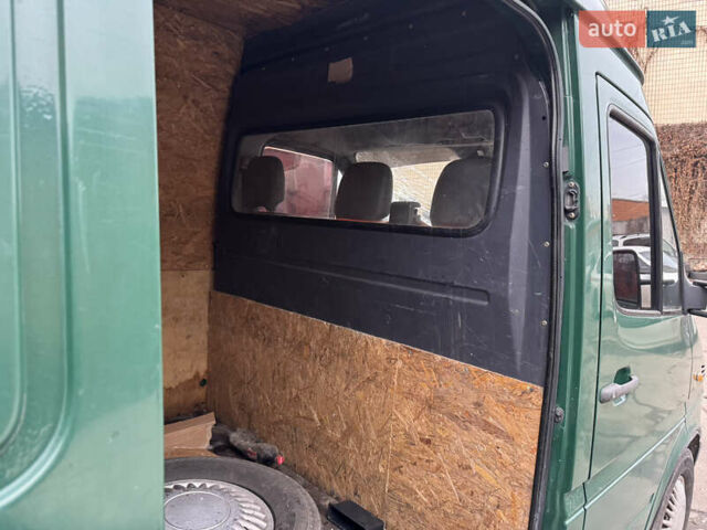 Зеленый Мерседес Sprinter, объемом двигателя 2.15 л и пробегом 286 тыс. км за 3500 $, фото 8 на Automoto.ua