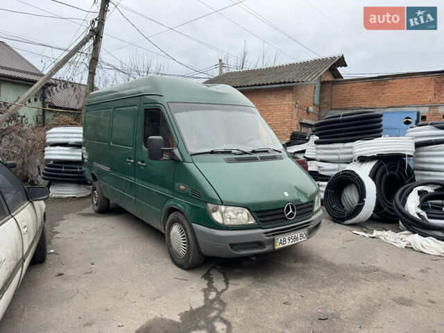 Зеленый Мерседес Sprinter, объемом двигателя 2.15 л и пробегом 286 тыс. км за 3500 $, фото 1 на Automoto.ua