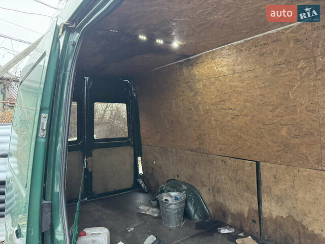 Зеленый Мерседес Sprinter, объемом двигателя 2.15 л и пробегом 286 тыс. км за 3500 $, фото 7 на Automoto.ua