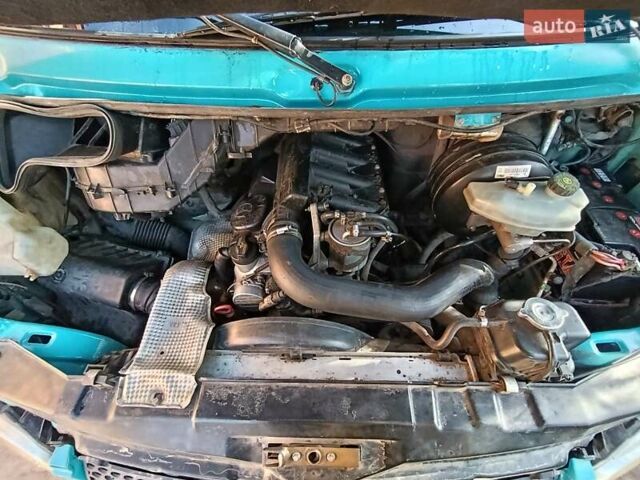 Зелений Мерседес Sprinter, об'ємом двигуна 2.1 л та пробігом 466 тис. км за 10500 $, фото 15 на Automoto.ua