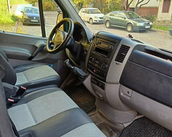 Зеленый Мерседес Sprinter, объемом двигателя 2.2 л и пробегом 287 тыс. км за 9700 $, фото 7 на Automoto.ua